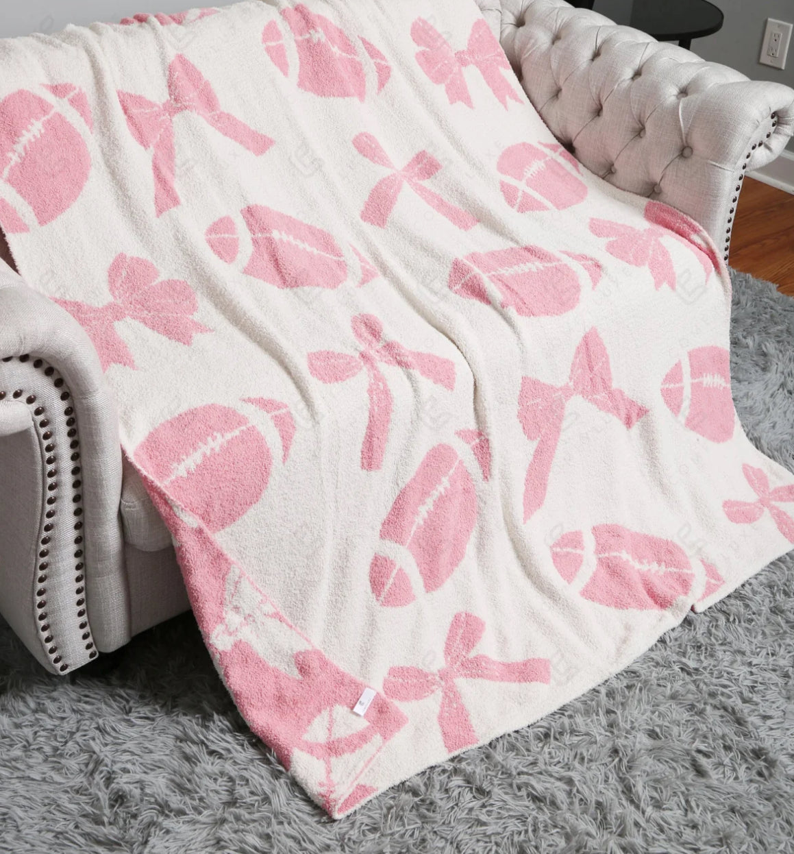 CL Luxe Throw Blankets