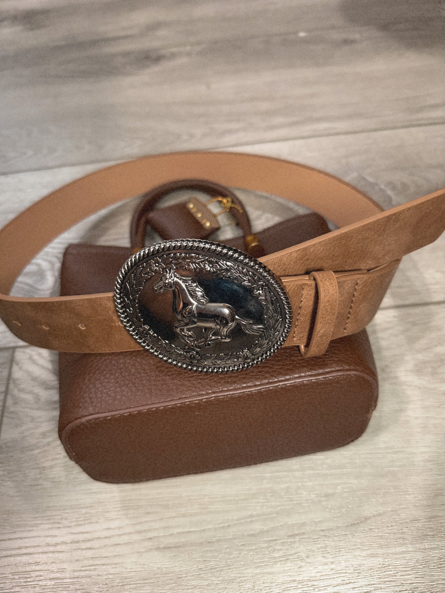 Escondida Horse Buckle Belt