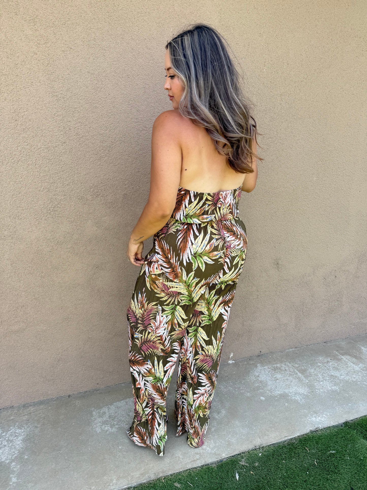 Olivia Ribbed Halter Jumpsuit