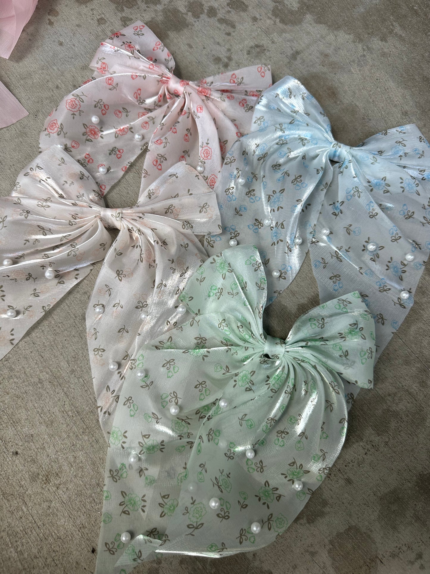 Pearl Flower Bow