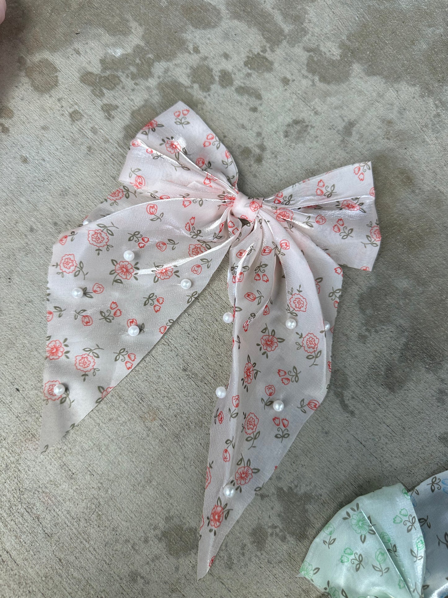 Pearl Flower Bow
