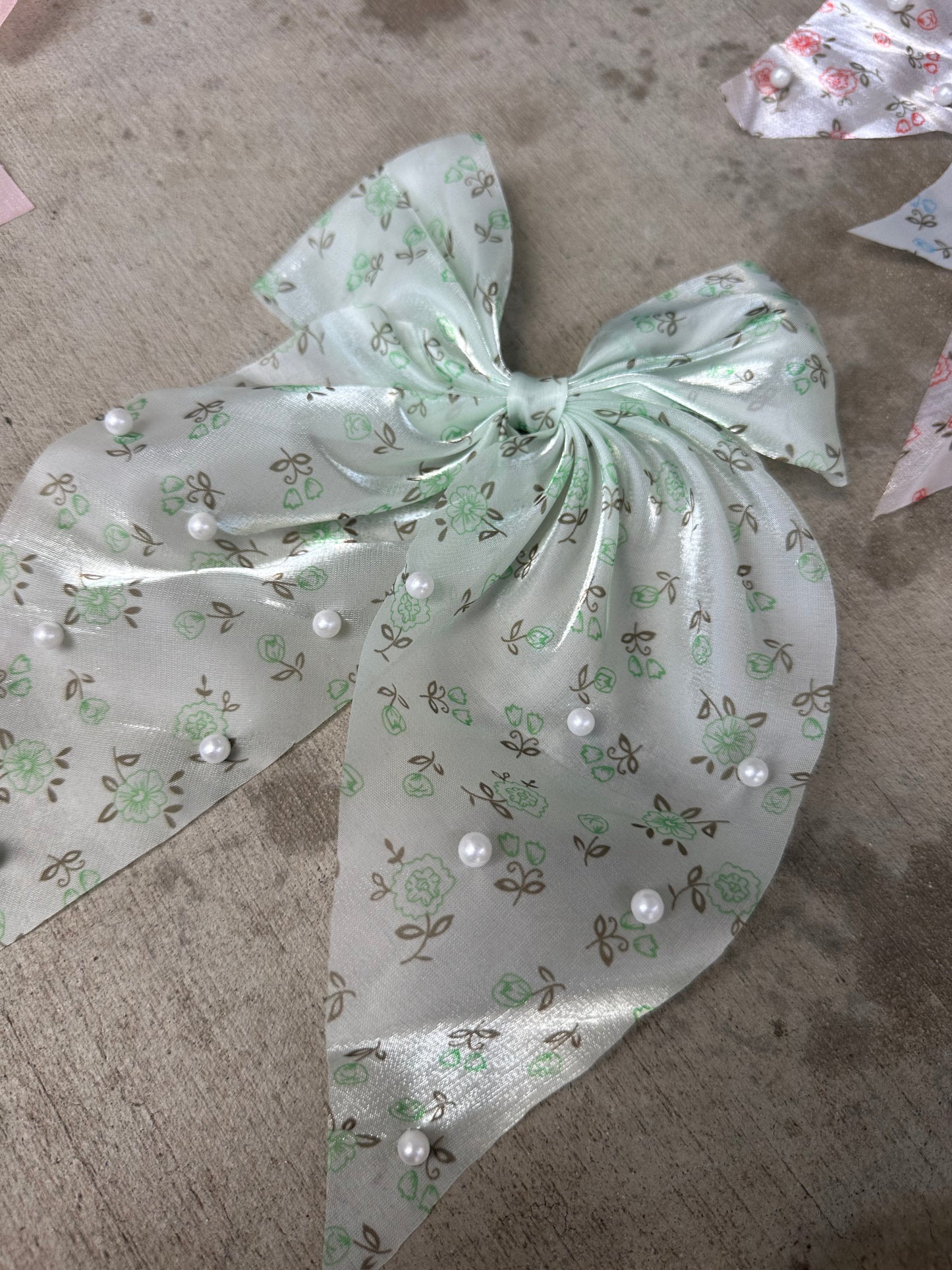 Pearl Flower Bow