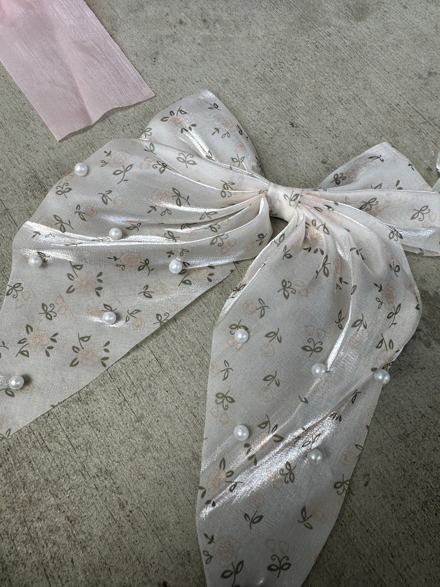 Pearl Flower Bow