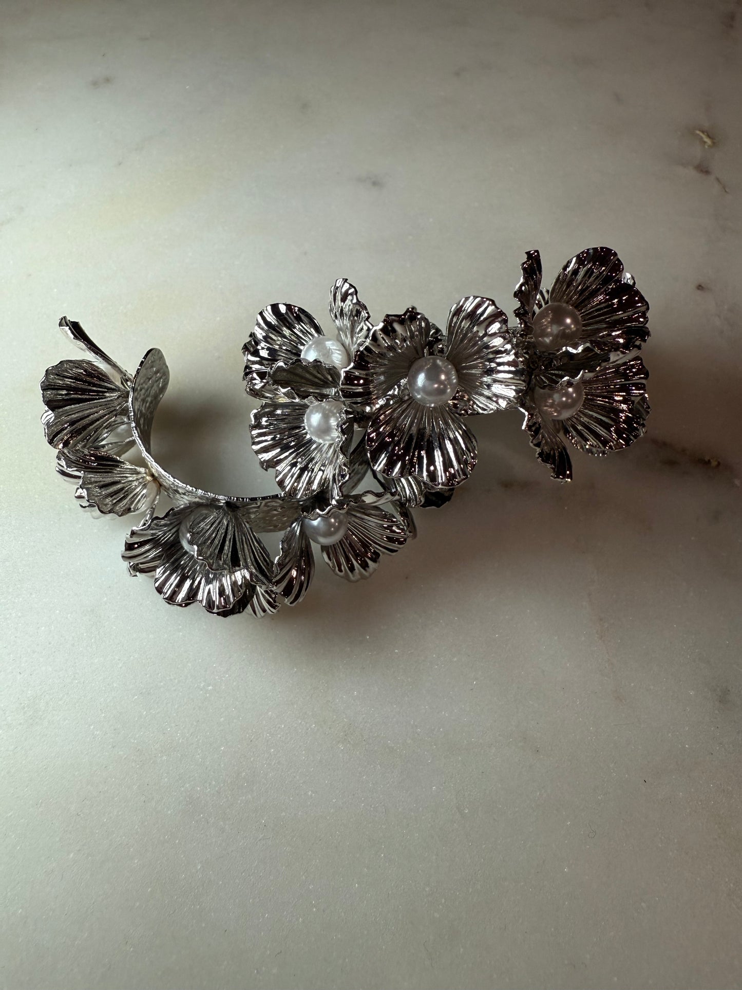Zola Floral Earring with Pearl Center