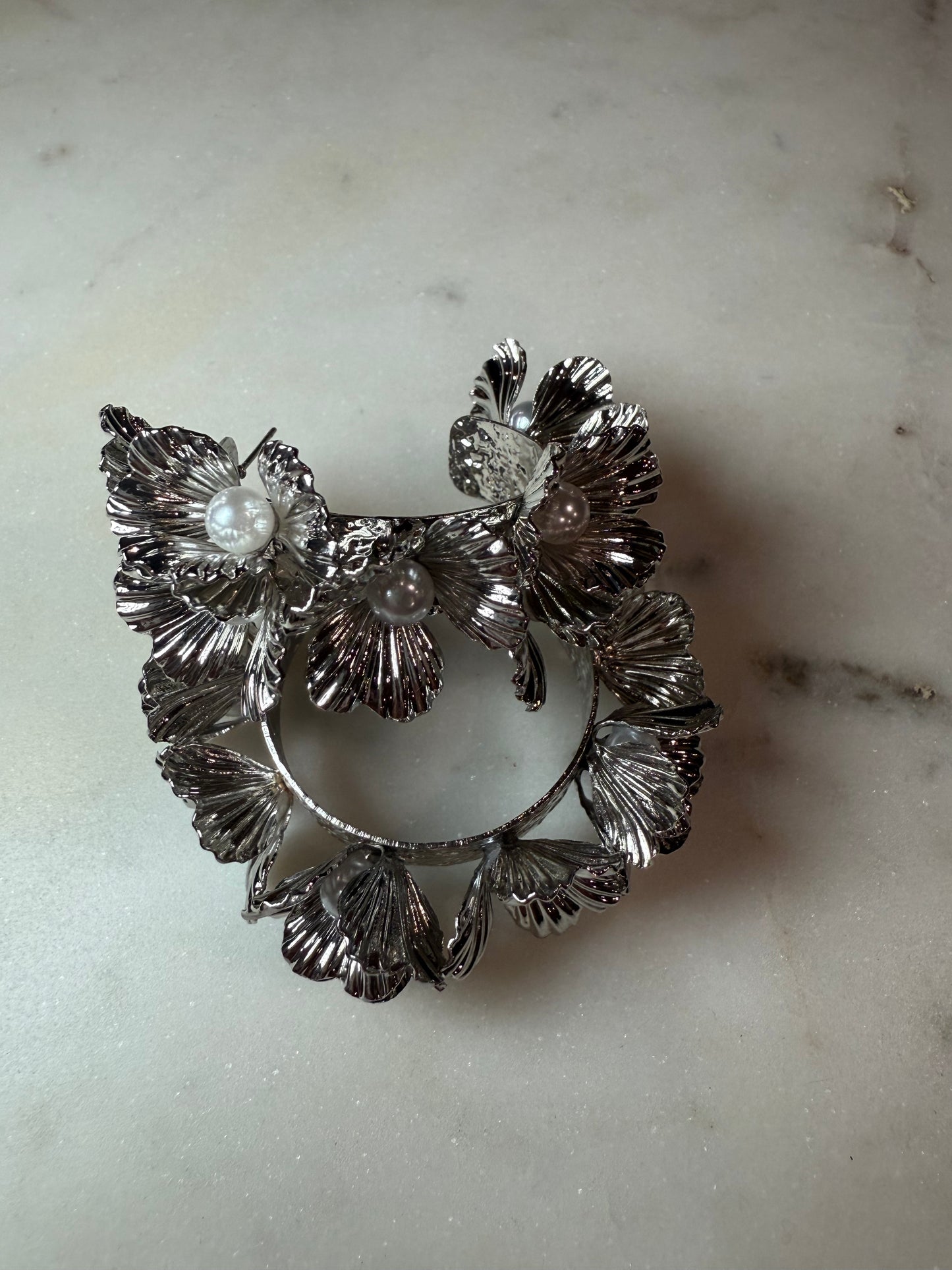 Zola Floral Earring with Pearl Center