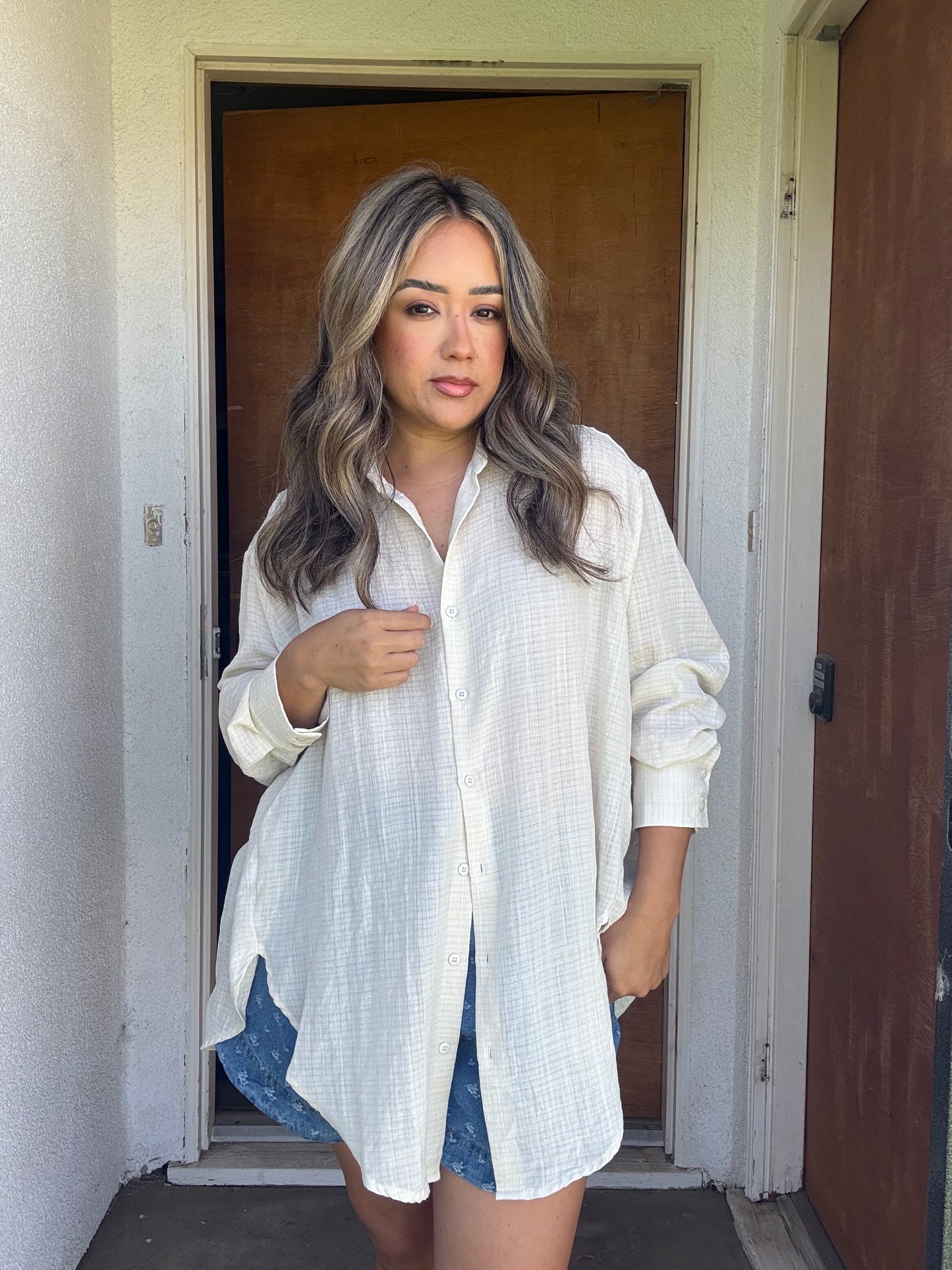 Essencial Oversized Button Up Top- Oatmeal