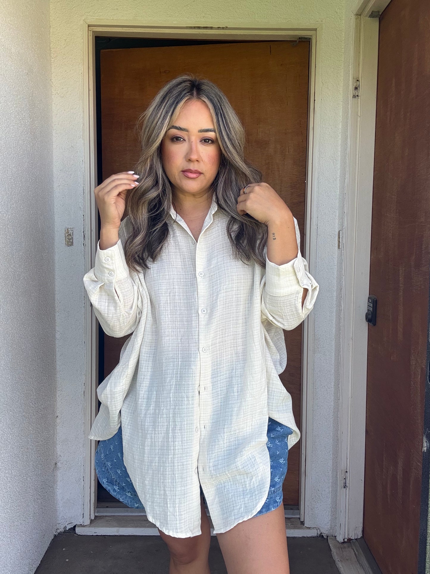 Essencial Oversized Button Up Top- Oatmeal