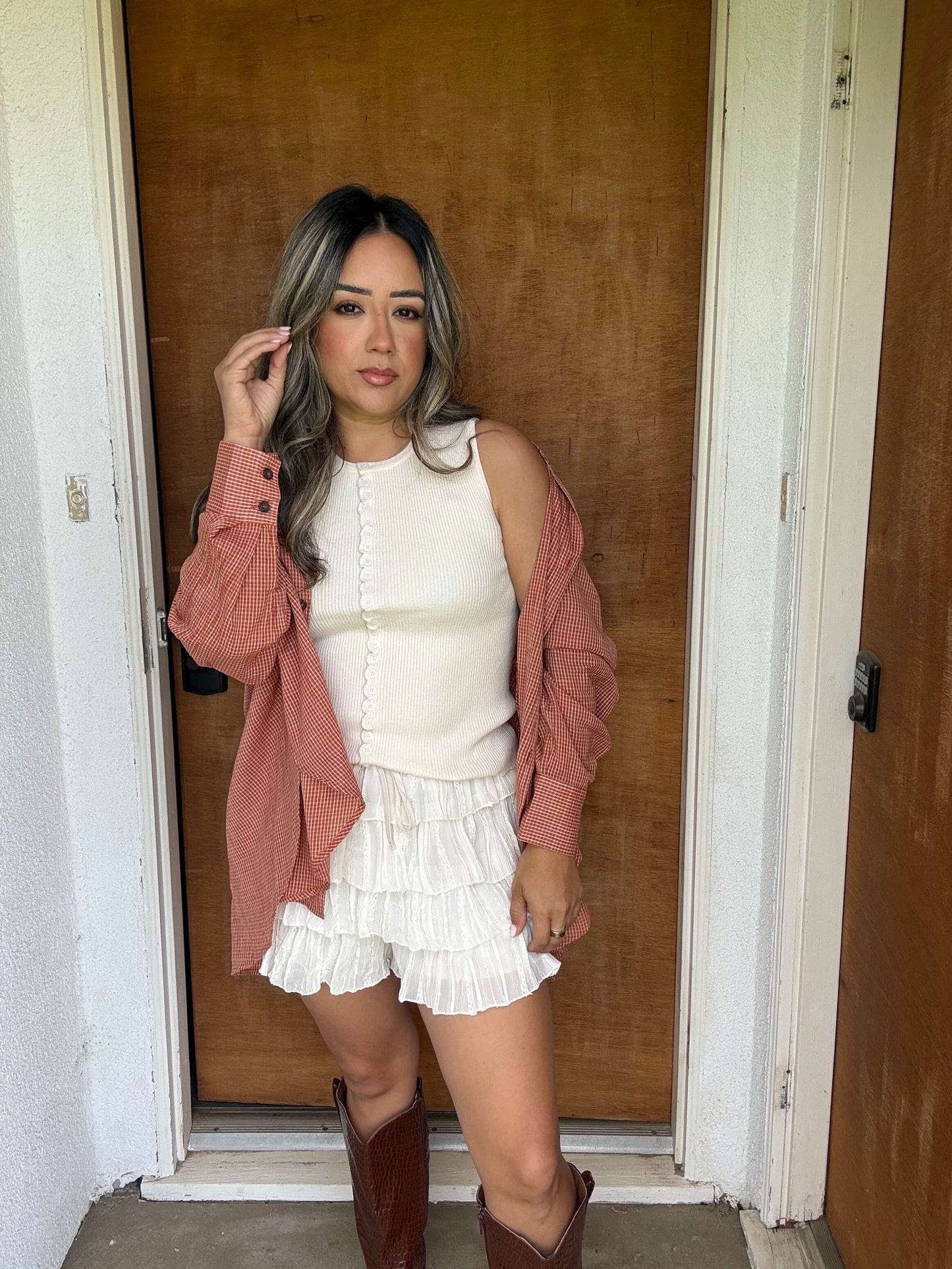Nashville Lace Tier Ruffled Shorts- Cream