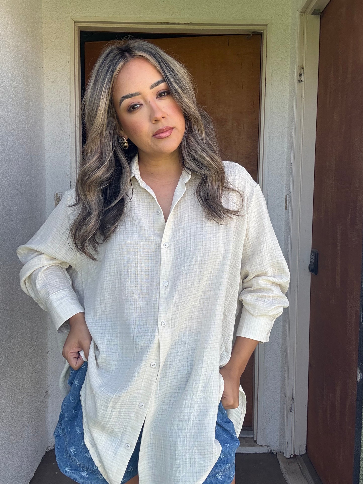 Essencial Oversized Button Up Top- Oatmeal