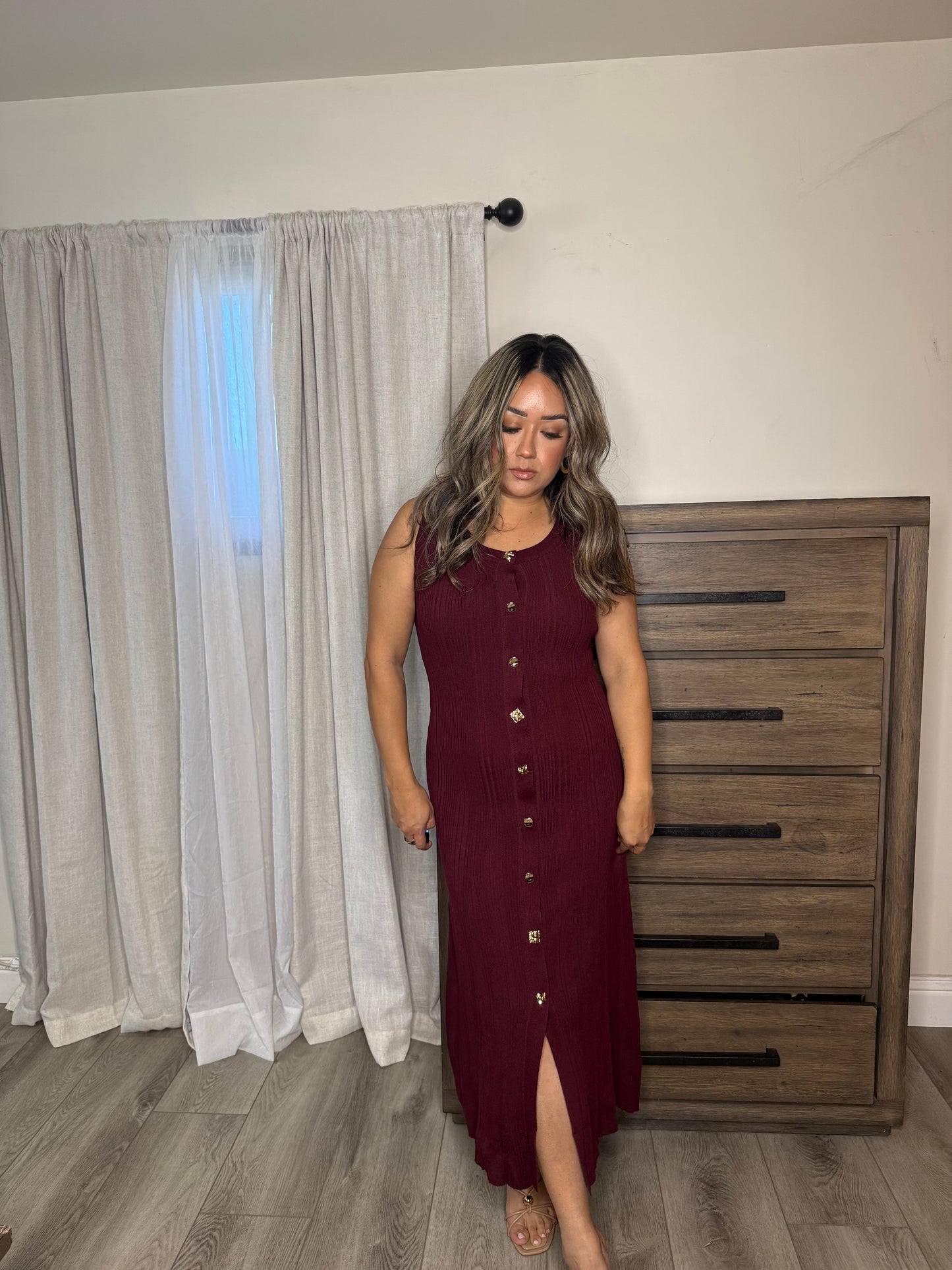 Elora Fitted Midi Dress- Burgundy