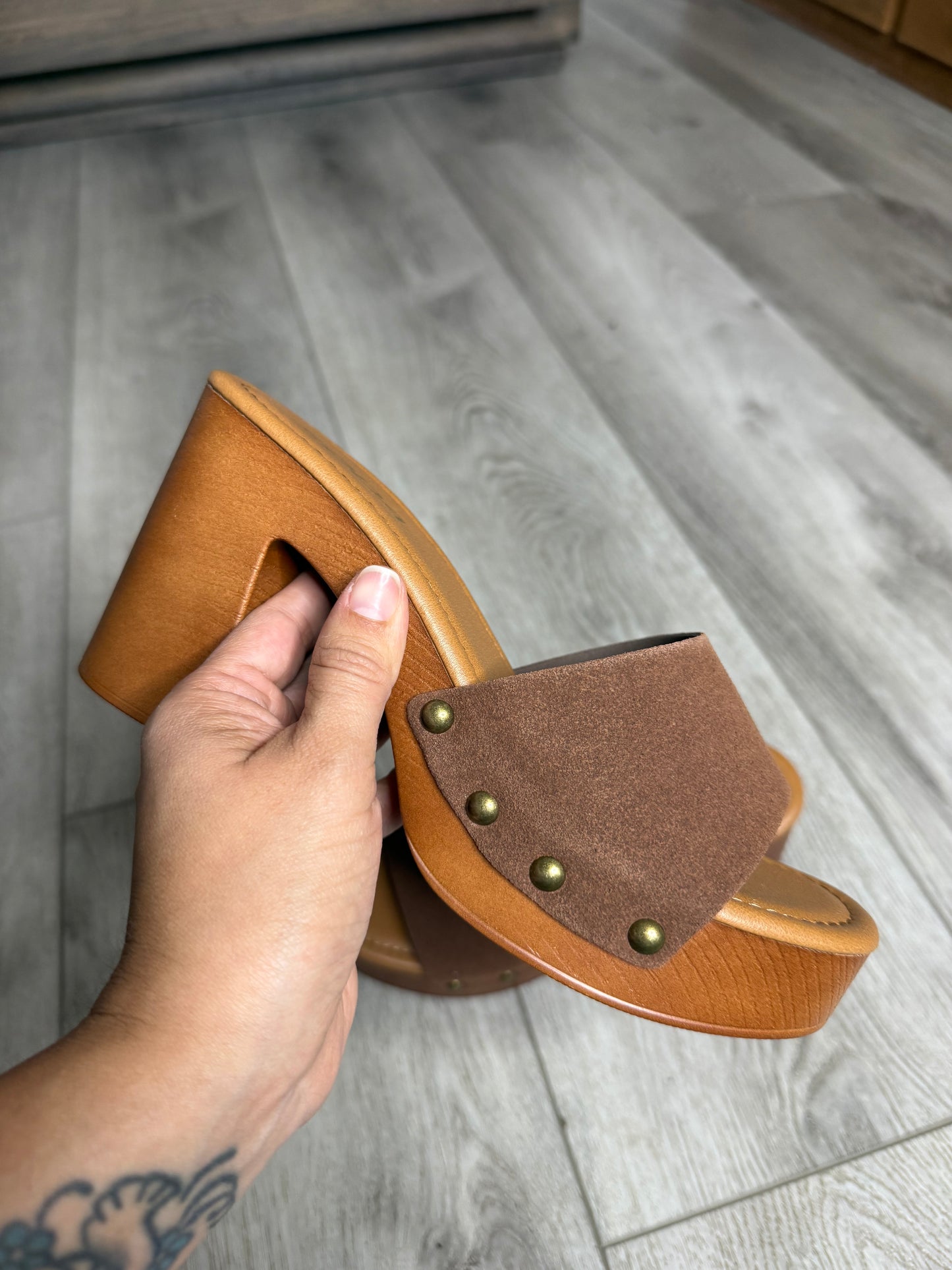 Lemon Platform Wooden Heel- Brown