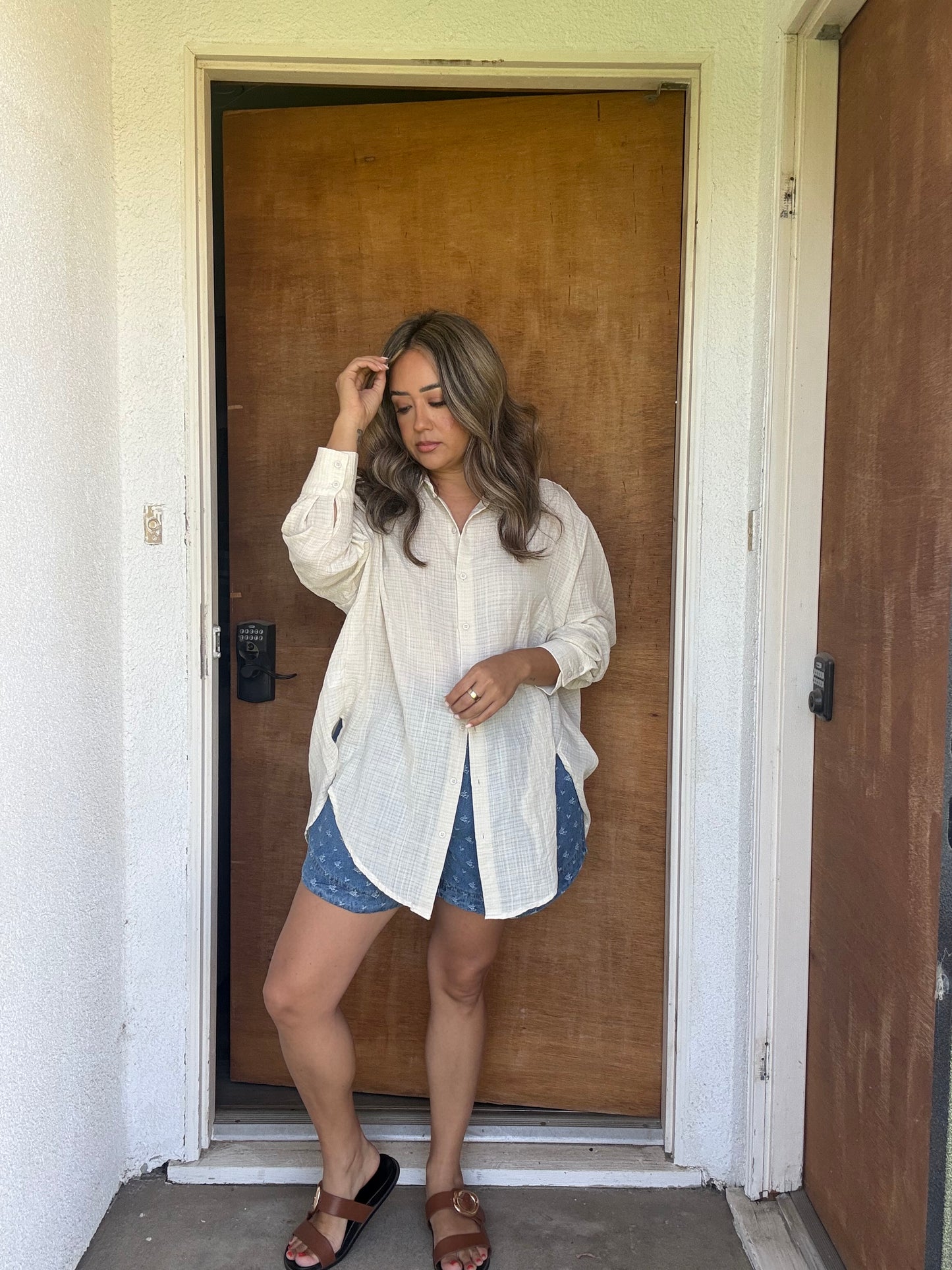 Essencial Oversized Button Up Top- Oatmeal