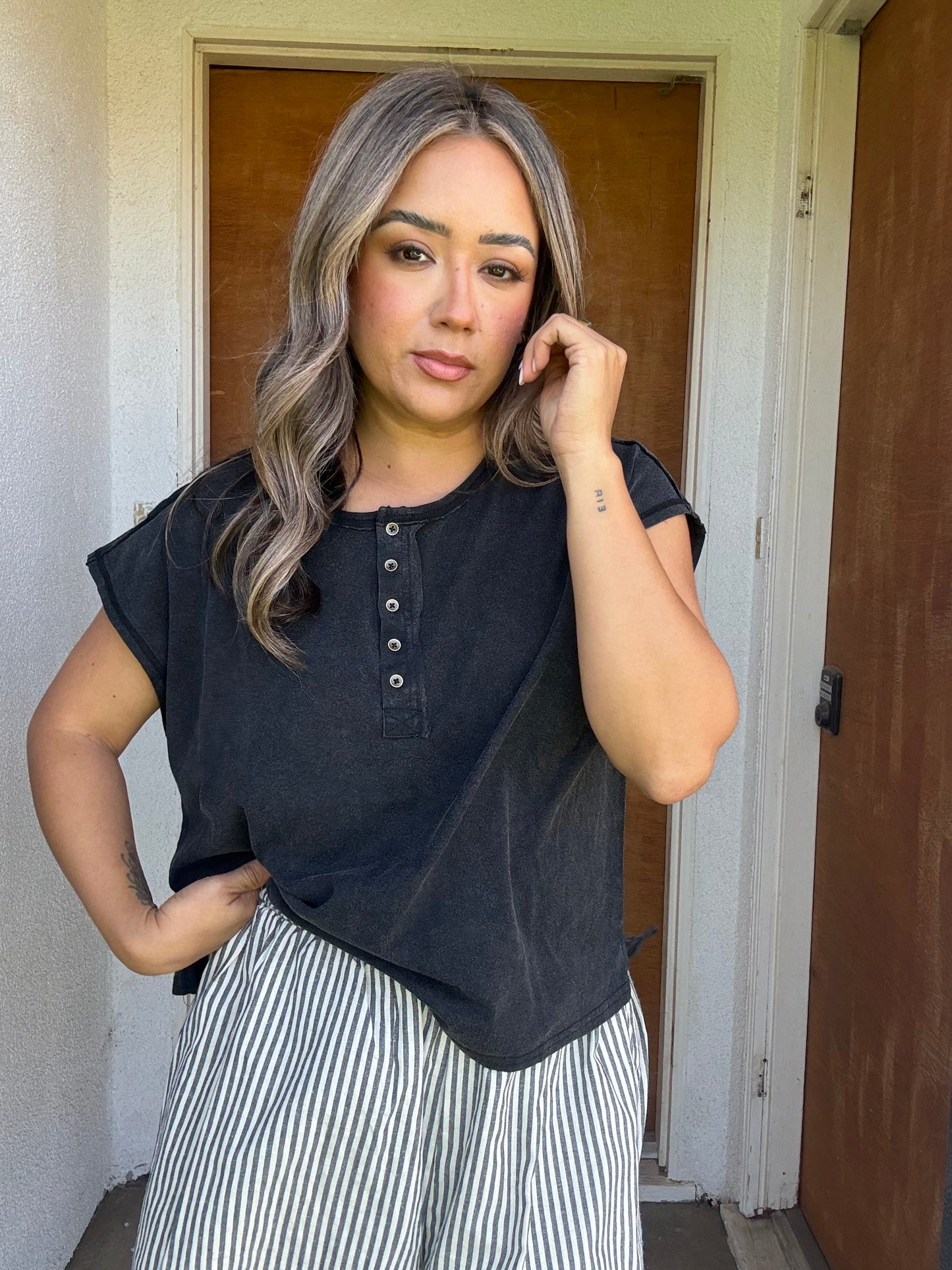 Ella Basic Washed Tee