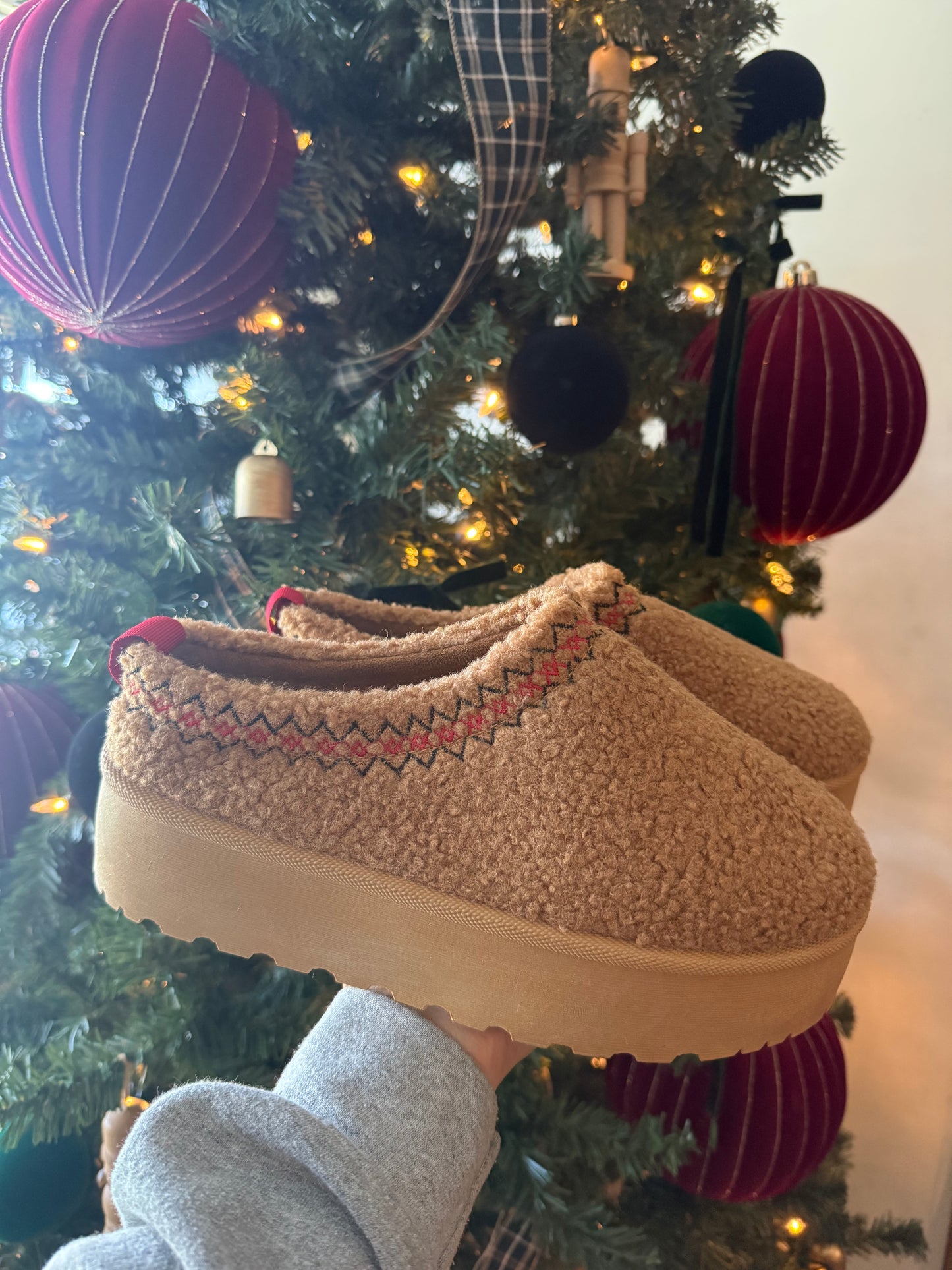 The Cozzy Girl Platform Slipper- Camel Fuzzy