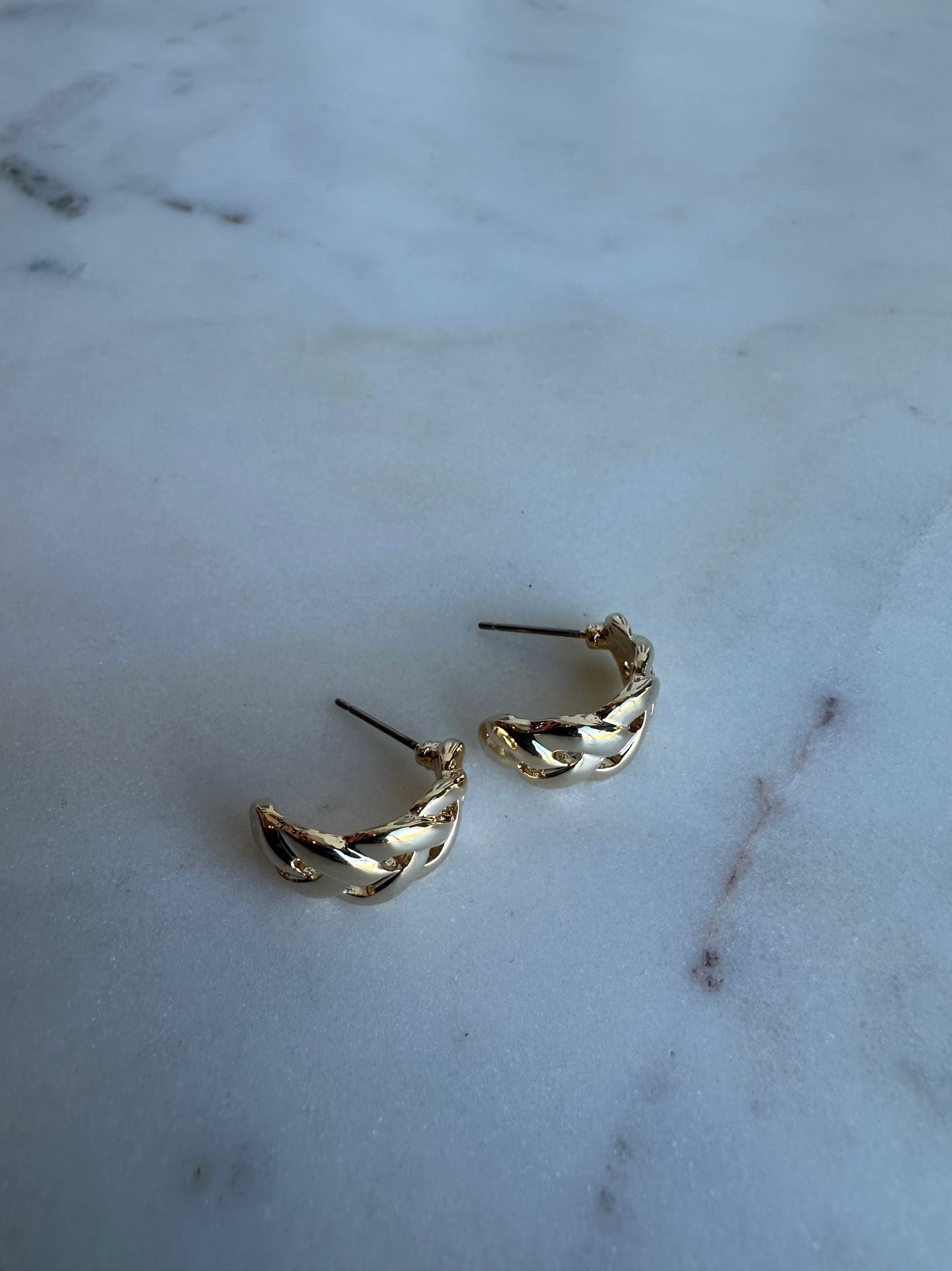 Dakota Gold Mini Hoop