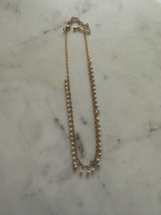 De Fiesta Gold Pearl Dangle Necklace